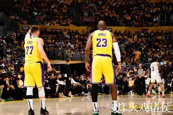 湖人主场强势难挡 欲大胜爵士创14年新纪录 湖人主场强势难挡 欲大胜爵士创14年新纪录